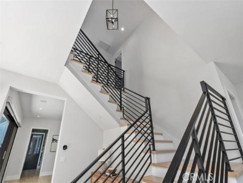 175  Costa Mesa  , Costa Mesa, CA