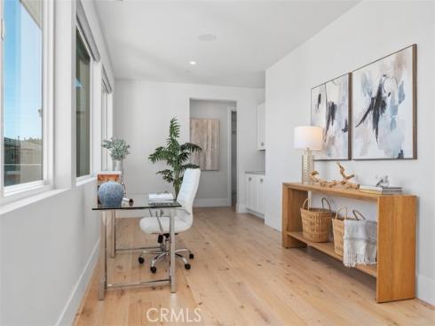 175  Costa Mesa  , Costa Mesa, CA