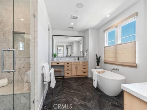 175  Costa Mesa  , Costa Mesa, CA