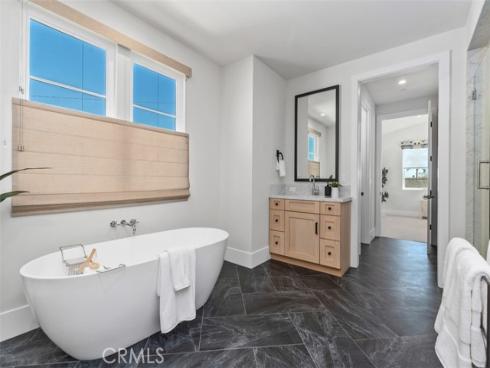 175  Costa Mesa  , Costa Mesa, CA