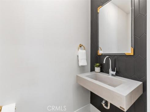 175  Costa Mesa  , Costa Mesa, CA