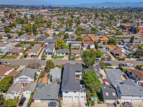 175  Costa Mesa  , Costa Mesa, CA