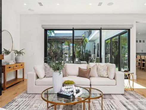 175  Costa Mesa  , Costa Mesa, CA