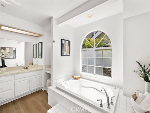 2563  Orange  C  Avenue, Costa Mesa, CA