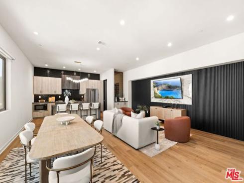 752 W 19th  B  Street, Costa Mesa, CA