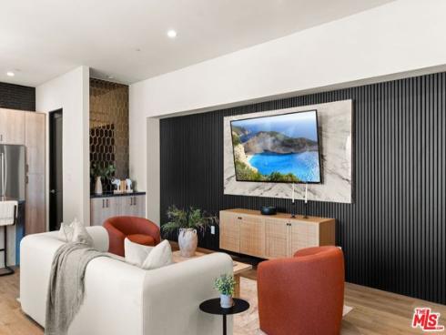 752 W 19th  B  Street, Costa Mesa, CA