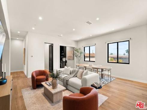 752 W 19th  B  Street, Costa Mesa, CA