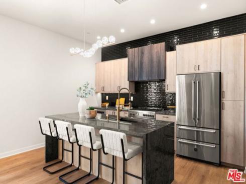 752 W 19th  B  Street, Costa Mesa, CA