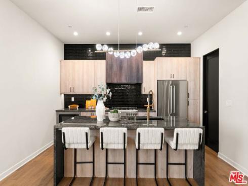 752 W 19th  B  Street, Costa Mesa, CA