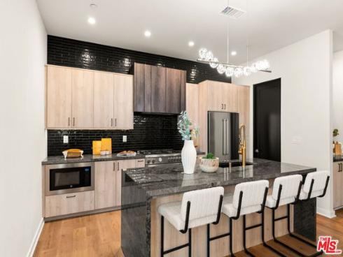 752 W 19th  B  Street, Costa Mesa, CA