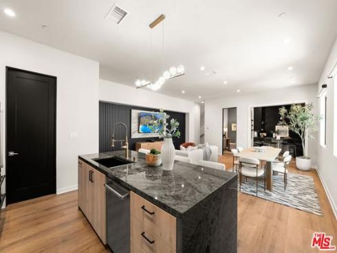 752 W 19th  B  Street, Costa Mesa, CA