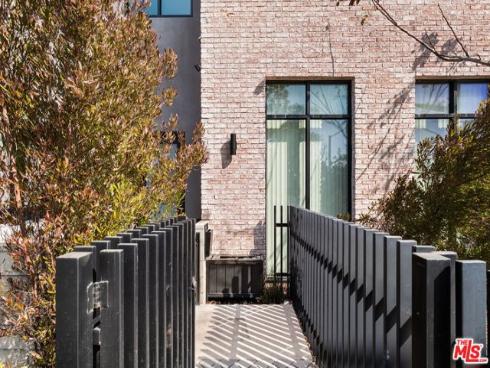 752 W 19th  B  Street, Costa Mesa, CA