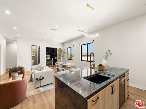 752 W 19th  B  Street, Costa Mesa, CA