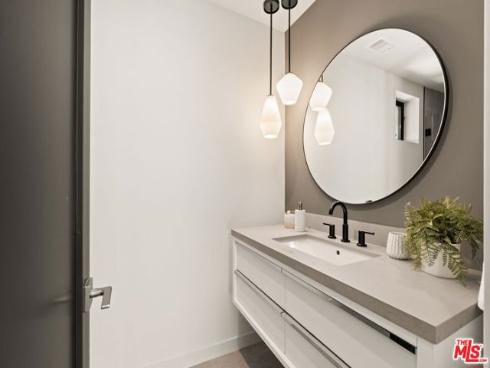 752 W 19th  B  Street, Costa Mesa, CA