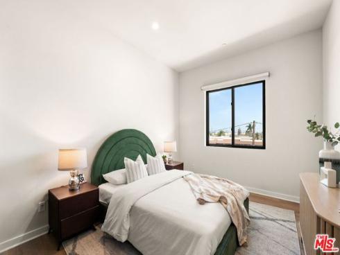 752 W 19th  B  Street, Costa Mesa, CA