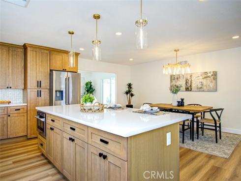 2433 Littleton , Costa Mesa, CA