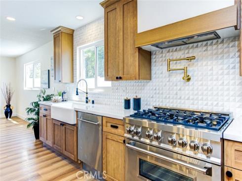 2433 Littleton , Costa Mesa, CA