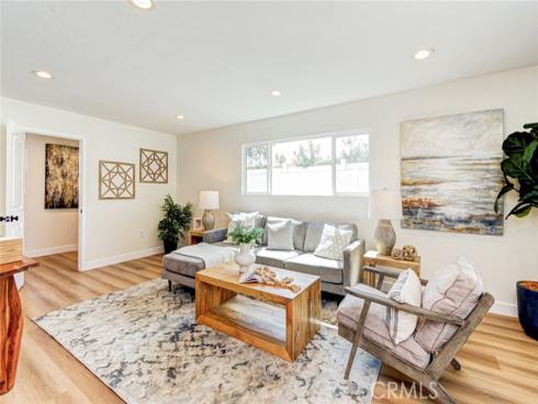 2433 Littleton , Costa Mesa, CA