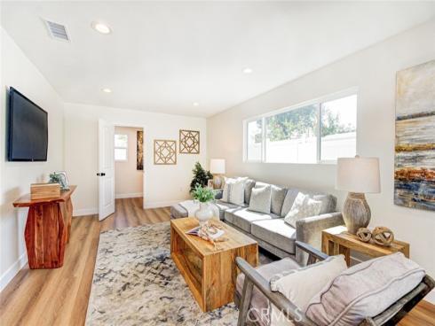 2433 Littleton , Costa Mesa, CA