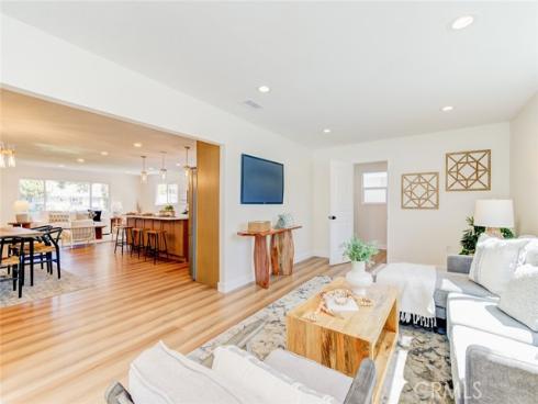 2433 Littleton , Costa Mesa, CA