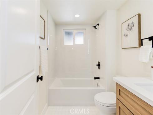 2433 Littleton , Costa Mesa, CA