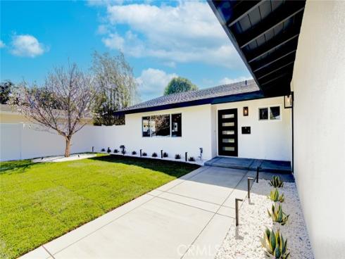 2433 Littleton , Costa Mesa, CA