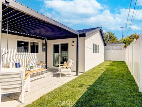 2433 Littleton , Costa Mesa, CA