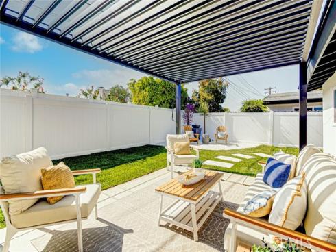 2433 Littleton , Costa Mesa, CA