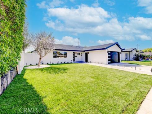 2433 Littleton , Costa Mesa, CA