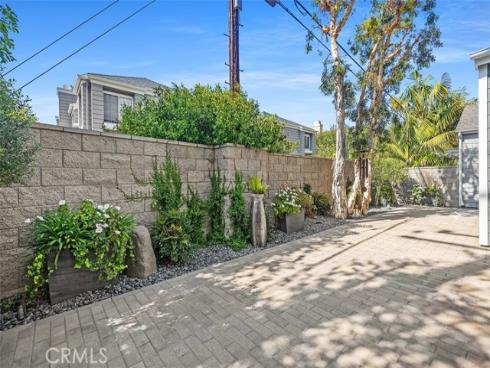 2301  Half Moon  , Costa Mesa, CA