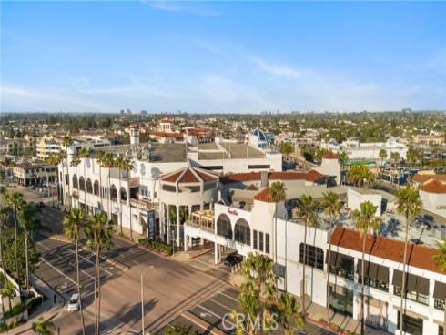 389  Ralcam   Place, Costa Mesa, CA