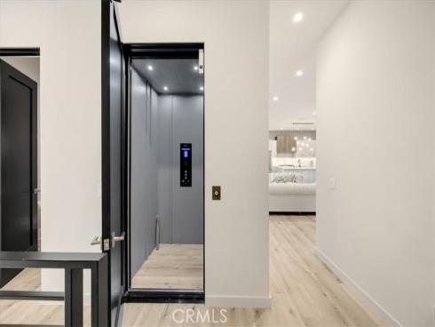 756 W 19th  B  Street, Costa Mesa, CA