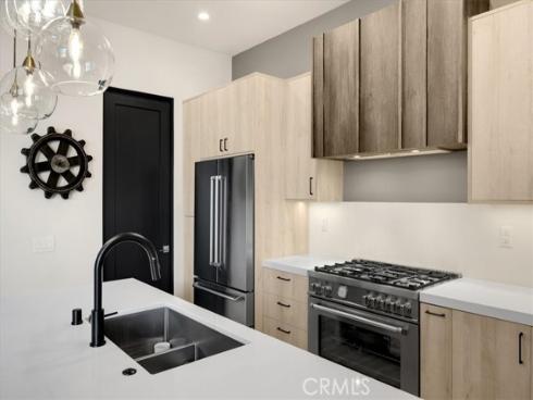 756 W 19th  B  Street, Costa Mesa, CA