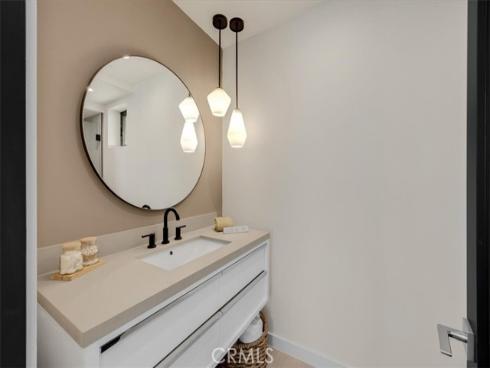 756 W 19th  B  Street, Costa Mesa, CA