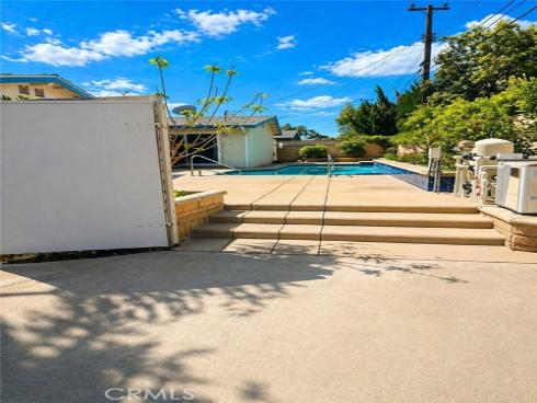 3233  Michigan  , Costa Mesa, CA