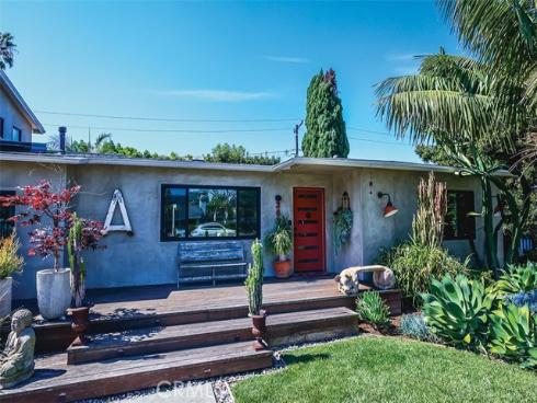 363  La Perle   Lane, Costa Mesa, CA
