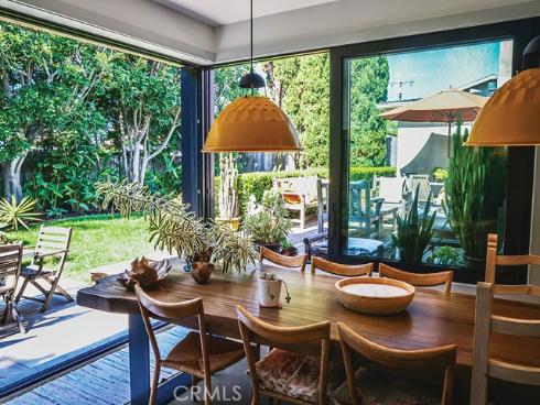 363  La Perle   Lane, Costa Mesa, CA