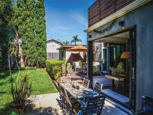 363  La Perle   Lane, Costa Mesa, CA