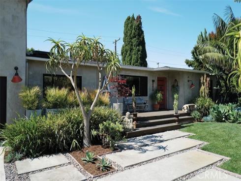 363  La Perle   Lane, Costa Mesa, CA