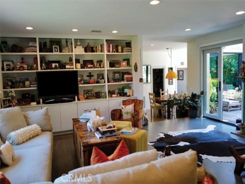 363  La Perle   Lane, Costa Mesa, CA