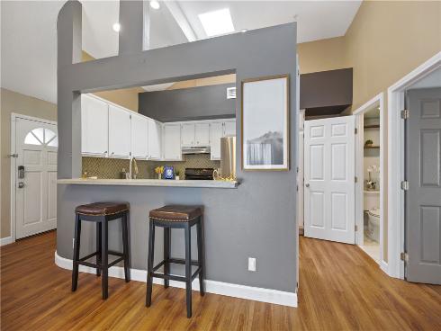 345  Avocado  201A , Costa Mesa, CA