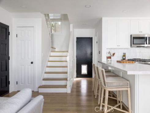 1631  Irvine  F , Costa Mesa, CA