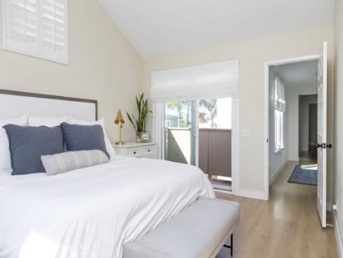 1631  Irvine  F , Costa Mesa, CA