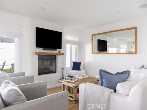 1631  Irvine  F , Costa Mesa, CA