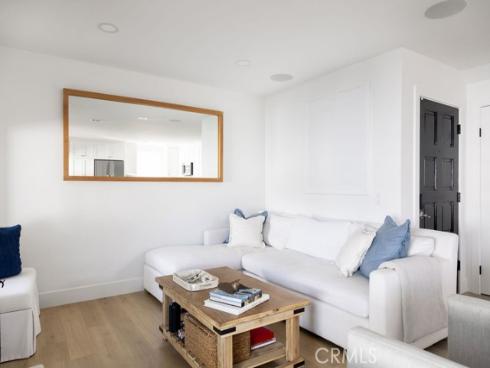 1631  Irvine  F , Costa Mesa, CA