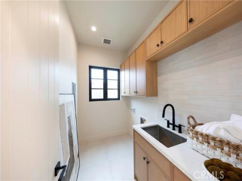 1594  Redlands   Place, Costa Mesa, CA