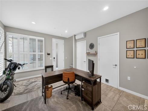 821  Brickyard  , Costa Mesa, CA