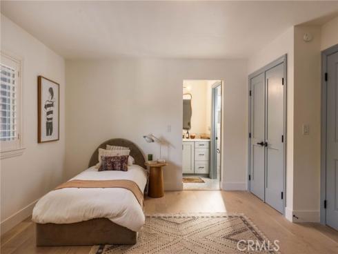 1096  Tulare  , Costa Mesa, CA