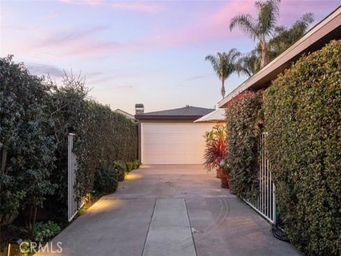 2011  Tustin   Avenue, Costa Mesa, CA