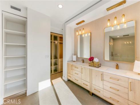 853  Oak  , Costa Mesa, CA